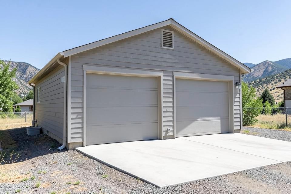 Garages & hobby shops project example
